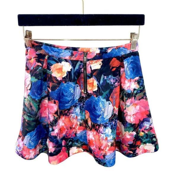 EXPRESS Floral Mini Skirt Fit & Flare Size S Pleated High Waist Black Pink Blue - Picture 3 of 4